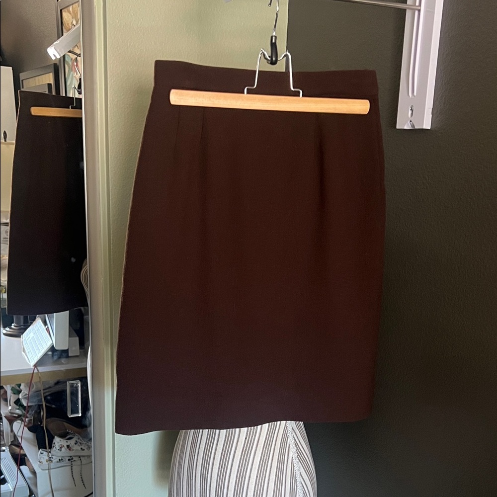 🛑 1 hour sale. Valentino, size 6, Elegant Brown Wool Women's Skirt, EUC with COA